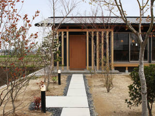 切り妻屋根の平屋の家, 青木昌則建築研究所 青木昌則建築研究所 Asian style house