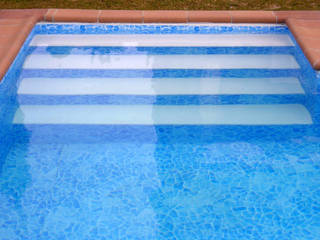 Piscina color Carrara RENOLIT ALKORPLAN3000, RENOLIT ALKORPLAN RENOLIT ALKORPLAN Mediterranean style pool