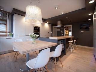 Sube Susaeta Interiorismo - Sube Contract diseño interior de casa con gran cocina, Sube Interiorismo Sube Interiorismo Modern kitchen