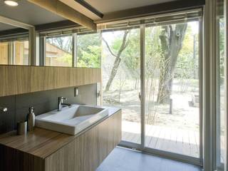 木立の家, IBC DESIGN IBC DESIGN Casas de banho modernas