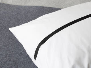 Together pillow cases, Above and Beyond Above and Beyond Habitaciones de estilo minimalista