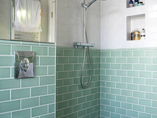 Contemporary bathroom in an Edwardian Period Home, Blue Cottini Blue Cottini モダンスタイルの お風呂