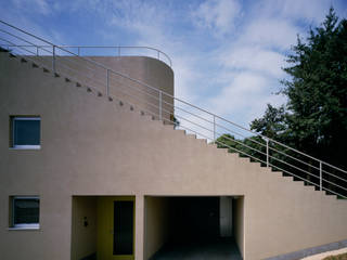 Step House, 久保田章敬建築研究所 久保田章敬建築研究所 Modern Houses