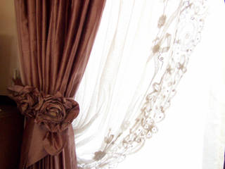 時間が経つのを忘れさせてくれる優しい空間, DECORADOR デコラドール DECORADOR デコラドール Eclectic style windows & doors Curtains & drapes