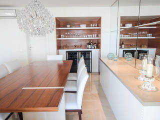 APARTAMENTO PANAMBY - SÃO PAULO, JULIANA MUCHON ARQUITETURA E INTERIORES JULIANA MUCHON ARQUITETURA E INTERIORES Classic style dining room