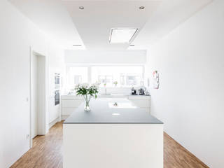 Wohnhaus Köln Widdersdorf, Corneille Uedingslohmann Architekten Corneille Uedingslohmann Architekten Moderne Küchen