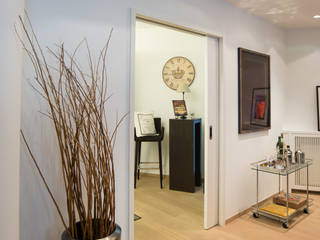 Wohnung, Apartment, Elke Altenberger Interior Design & Consulting Elke Altenberger Interior Design & Consulting Moderner Flur, Diele & Treppenhaus