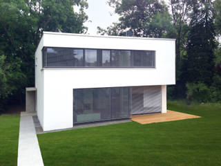Wohnhaus in Laufamholz (Nürnberg), Karl Architekten Karl Architekten Minimalistyczne domy