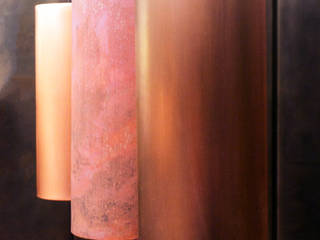 Copper Barrel Lamps, METAL INTERIOR METAL INTERIOR Salas de estar industriais Cobre/Bronze/Latão