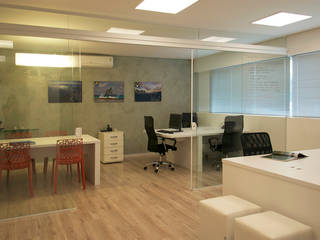 ESCRITÓRIO COMERCIAL AMAZING RUNS, ESTUDIO ARK IT ESTUDIO ARK IT Commercial spaces