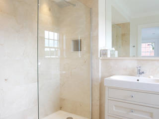 Crema Marfil Marble Grade A in a honed finish from Artisans of Devizes. Artisans of Devizes Classic style bathroom Marble