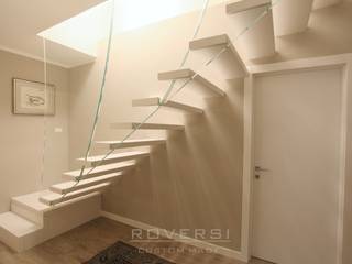 Sospendere i gradini con vele in cristallo, Roversi Custom Made Roversi Custom Made Corridor, hallway & stairs Stairs