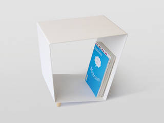 12° side table by chris+ruby, chris+ruby chris+ruby Minimalist living room