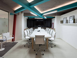 Agencia de Comunicación, Estudio Sespede Arquitectos Estudio Sespede Arquitectos Commercial spaces Wood White