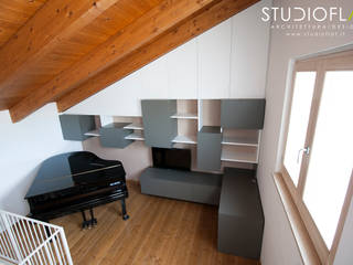 Libreria D - realizzato, STUDIOFLAT STUDIOFLAT Modern living room