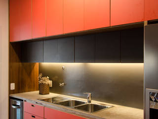Apartamento em Perdizes, Vereda Arquitetos Vereda Arquitetos Kitchen units Red
