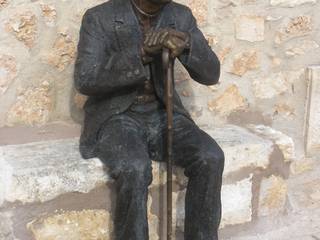 Escultura de bronce., Escultor. Angel Gil Escultor. Angel Gil Otros espacios