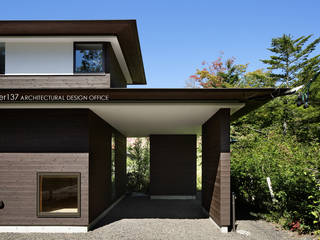024軽井沢Hさんの家, atelier137 ARCHITECTURAL DESIGN OFFICE atelier137 ARCHITECTURAL DESIGN OFFICE Garagens e arrecadações clássicas