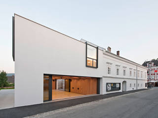 Offen für alle - Amtshaus Ottensheim, Franz&Sue Franz&Sue Modern houses