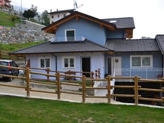 Eco Villaggio Arcadia in Bioedilizia ad Aosta (AO), Arcadia Biocase - Casattiva + Arcadia Biocase - Casattiva + 現代房屋設計點子、靈感 & 圖片