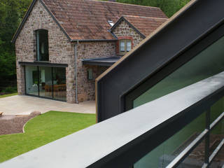 Veddw Farm, Monmouthshire, Hall + Bednarczyk Architects Hall + Bednarczyk Architects Modern style balcony, porch & terrace