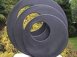 Three Circles Garden Sculpture, Paul Margetts Paul Margetts Modern Garden