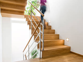 Treppen, Holzmanufaktur Ballert e.K. Holzmanufaktur Ballert e.K. Moderner Flur, Diele & Treppenhaus