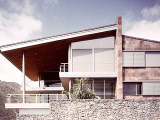 Correa + Estévez Arquitectura - Vivienda en Ifara, CORREA + ESTEVEZ ARQUITECTURA CORREA + ESTEVEZ ARQUITECTURA Moderne Häuser