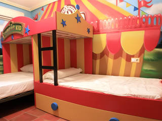 Habitaciones temáticas para hoteles, Art4kids Art4kids Dormitorios infantiles de estilo mediterráneo