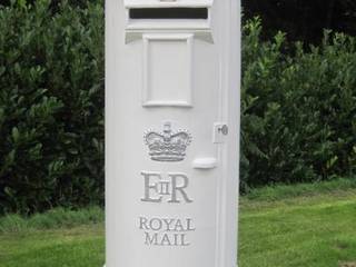 Royal Mail Original Post and Pillar Boxes , UKAA | UK Architectural Antiques UKAA | UK Architectural Antiques Classic style garden