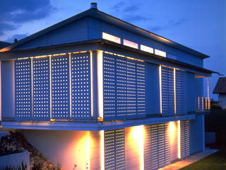 Einfamilienhaus in Uettligen, R. + A. Gonthier Architekten R. + A. Gonthier Architekten Rumah Modern