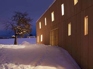 House in Maracon , LOCALARCHITECTURE LOCALARCHITECTURE Casas rurales