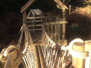 Bespoke Treehouse and Climbing Frame System in the Autumn, Gardenatics Limited Gardenatics Limited Country style garden