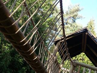 Bespoke Treehouse and Climbing Frame System in the Autumn, Gardenatics Limited Gardenatics Limited Country style garden