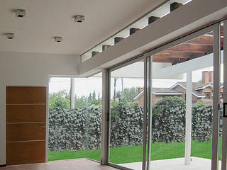CASA ANDRADA, METODO33 METODO33 Moderne Wohnzimmer