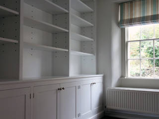 Hallway Shaker Style Storage, Workshop Interiors Workshop Interiors Classic style corridor, hallway and stairs