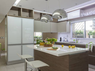 House in Belgrano, GUTMAN+LEHRER ARQUITECTAS GUTMAN+LEHRER ARQUITECTAS Modern style kitchen