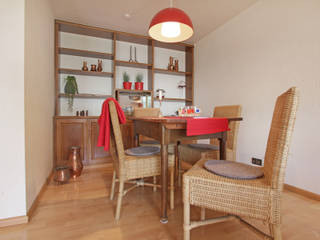 Homestaging Reihenhaus aus den 70-er Jahren, hausundso Immobilien Offenburg hausundso Immobilien Offenburg 餐廳 木頭 Wood effect