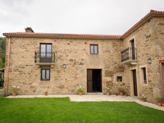 Rehabilitación en Laracha, Intra Arquitectos Intra Arquitectos Country style house