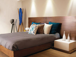 TOCOMADERA Showroom, Guadalajara., TocoMadera TocoMadera Modern style bedroom Beds & headboards