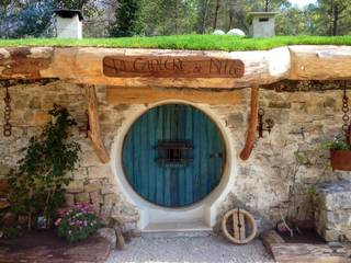 TANIERE DE BILBO LE HOBBIT à FLAYOSC (var) , Cabanes du Varon Cabanes du Varon Eclectic style doors