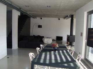 Podłoga betonowa, Contractors Contractors Salas de estar minimalistas Cinza