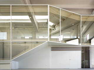 MENO20 HEADQUARTER, m12 architettura design m12 architettura design Casas de estilo minimalista