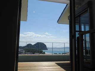 海の見える家, 鶴巻デザイン室 鶴巻デザイン室 Moderner Balkon, Veranda & Terrasse