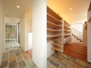 haus-vila, 一級建築士事務所haus 一級建築士事務所haus Asian style corridor, hallway & stairs