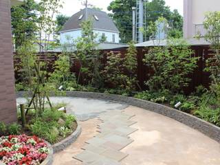 ., 株式会社大沢ガーデン 株式会社大沢ガーデン Jardines de estilo ecléctico