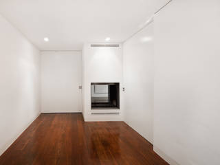 Apartamento Palma, Pedra Silva Architects Pedra Silva Architects Modern Corridor, Hallway and Staircase Wood Wood effect