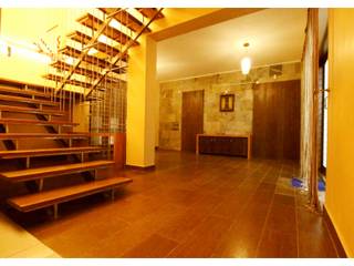 URBAN NEST, Aadyam Design Studio Aadyam Design Studio Nowoczesny korytarz, przedpokój i schody