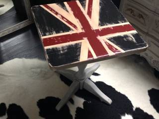 Guéridon Union Jack en chêne massif ., L'âme de bois L'âme de bois บ้านและที่อยู่อาศัย