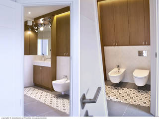 Łazienka - geometria w bieli, szarości i drewnie, DoMilimetra DoMilimetra Phòng tắm phong cách tối giản Wood effect